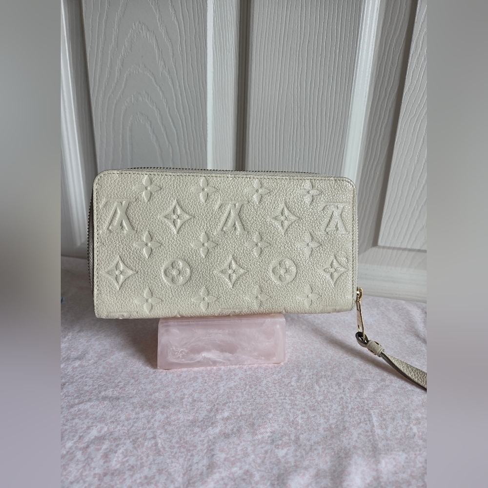 Louis Vuitton Secret Long Wallet – Monogram Empreinte Ivory Leather Authentic - Picture 3 of 6